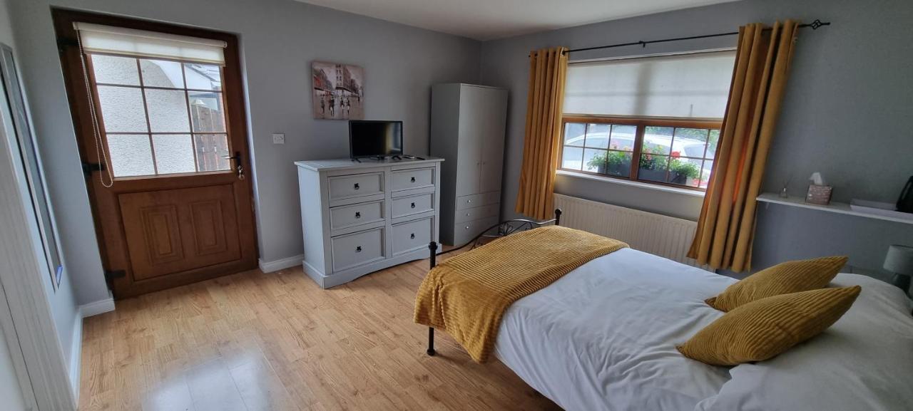 The Madden Guest House Gilford Екстер'єр фото